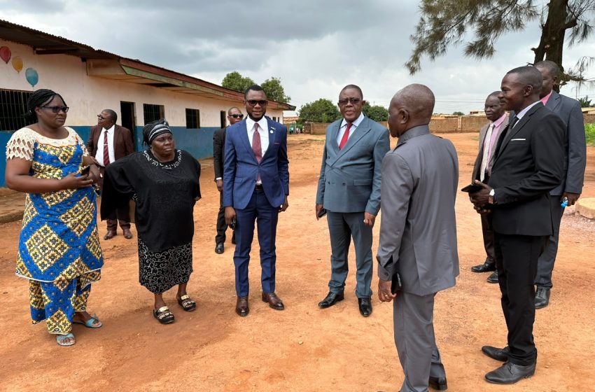  EPST/Haut-Katanga1: le proved Joseph Mwinkeu Tshiend et l’IPP Nicolas Nyange visitent les écoles de Lubumbashi pour se rassurer de la reprise apaisée des cours