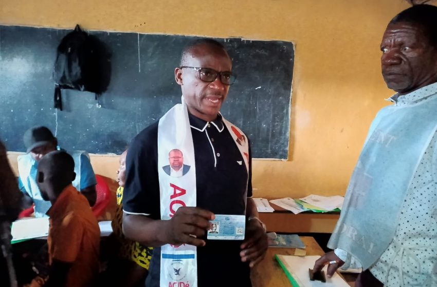  KASUMBALESA/Enrôlement des électeurs : FRANCK ILUNGA Obtient sa carte d’électeur et sensibilise pour un Enrôlement massif afin d’accorder un second mandat au président Tshisekedi