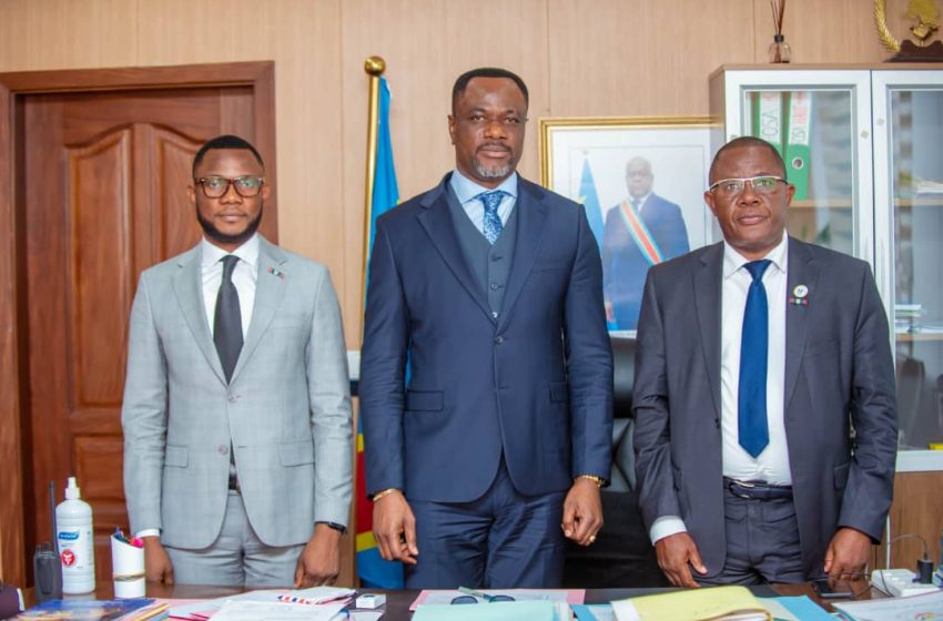  EPST/Haut-Katanga1 : En mission officielle à Kinshasa, le Proved Joseph Mwinkeu Tshiend et l’IPP Nicolas Nyange reçus par le Ministre Tony Mwaba