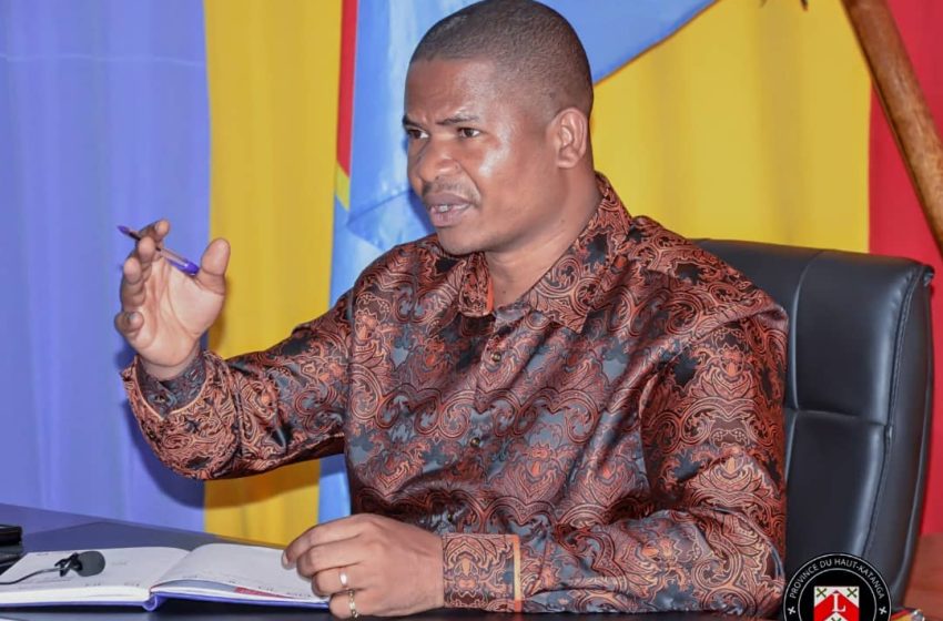  Mesures sécuritaires à Lubumbashi : le maire Martin Kazembe interdit tout port d’armes dans la ville