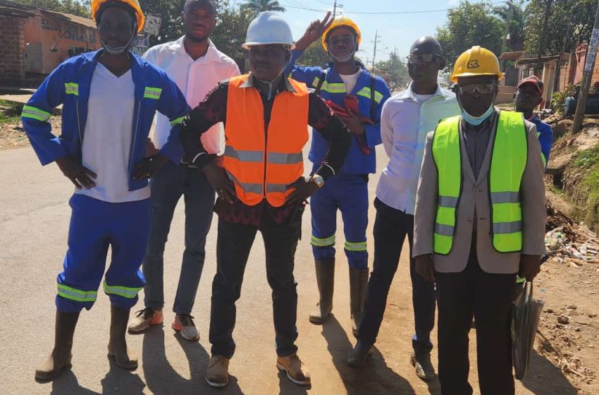  Travaux d’assainissement de grande envergure: le bourgmestre adjoint Ben Nyembwe assiste à la propreté de Katuba