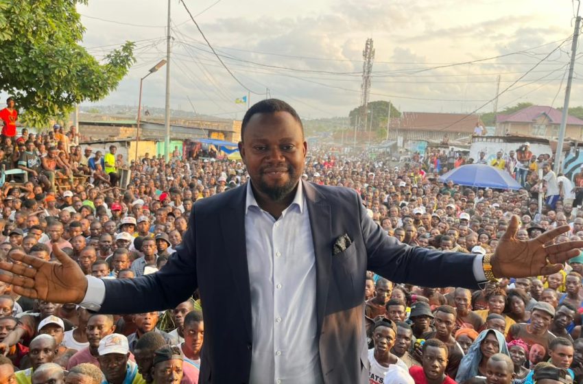  Législatives nationales : Réélu à Lukunga, Samuel Mbemba a célébré sa victoire avec sa base de Camp Luka